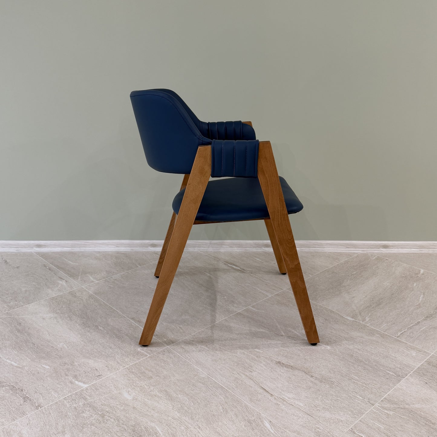 Стол Мадисън