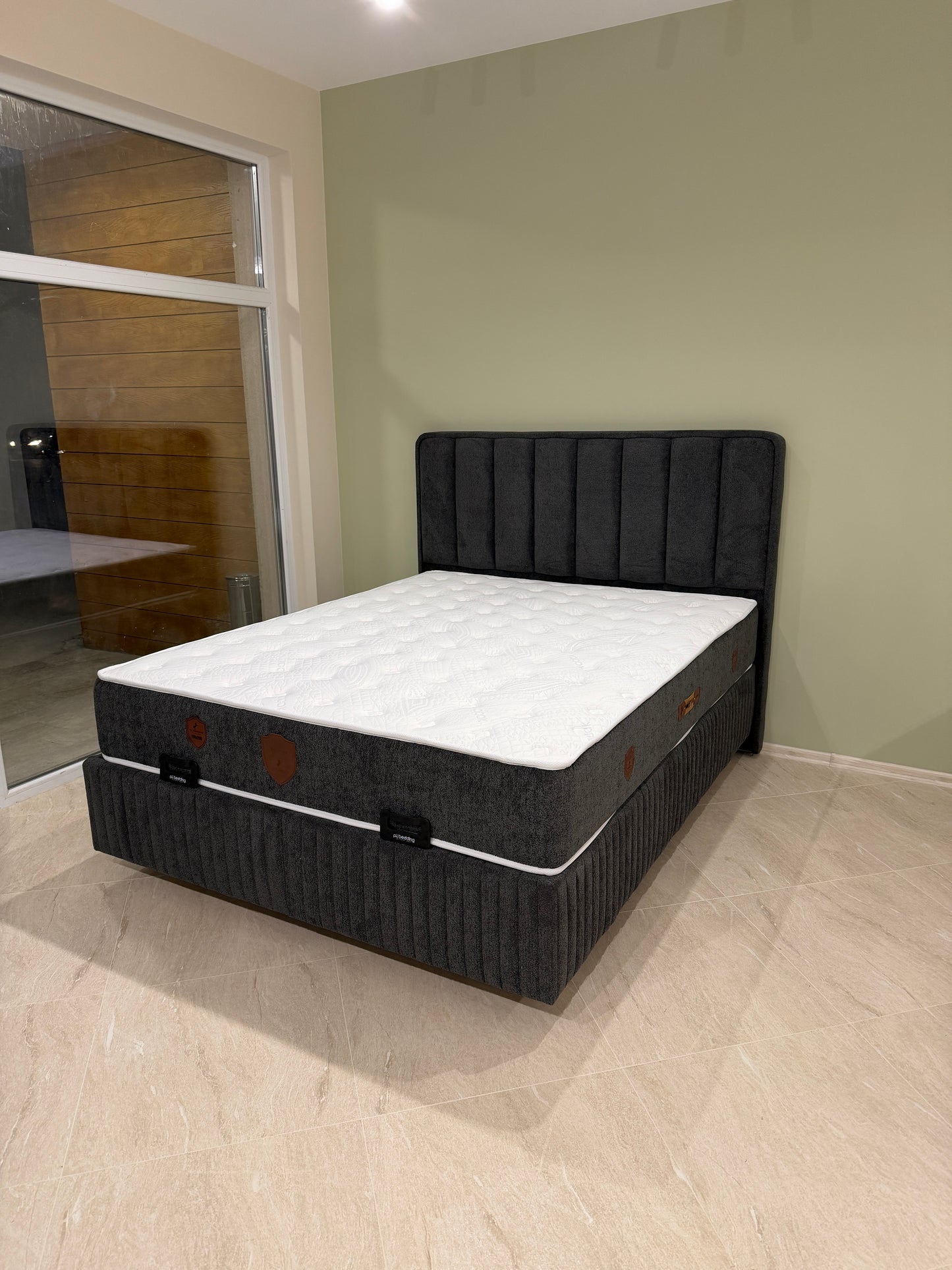 Тапицирано Легло Престиж