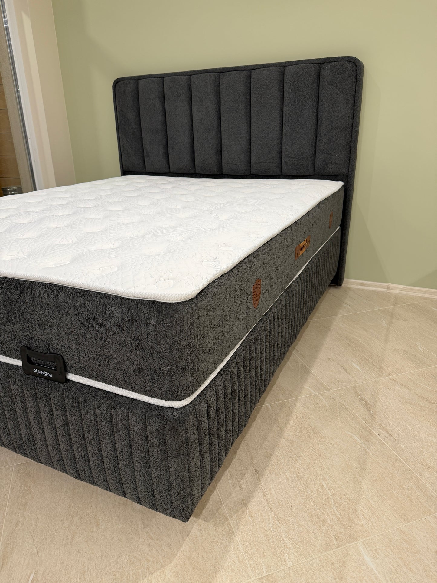 Тапицирано Легло Престиж