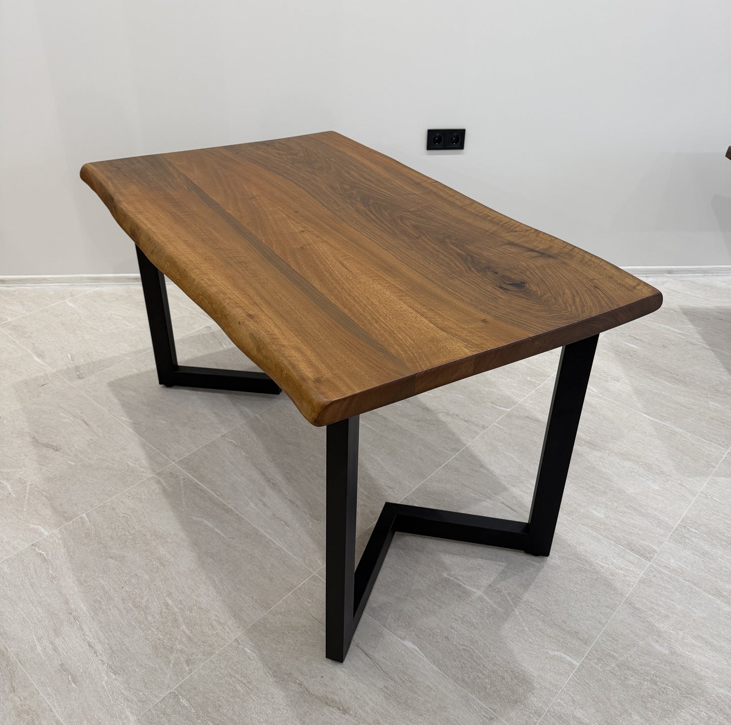 Трапезна Маса Орех